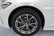 BMW Seria 3 Touring 318d Sport Line