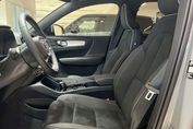Volvo XC40 B4 Plus Black Edition