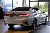 BMW Seria 3 320d xDrive Sport Line sport-aut