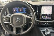 Volvo XC60 B4 B Plus Dark