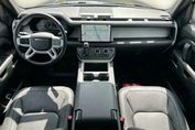 Land Rover Defender 110 3.0 D250 X-Dynamic HSE
