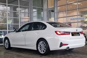BMW Seria 3 318i Advantage aut