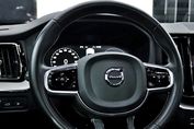 Volvo XC60 T8 AWD Plug-In Hybrid R-Design aut