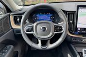 Volvo XC60 B5 B AWD Plus Dark