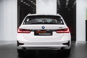 BMW Seria 3 318i Advantage aut