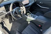 BMW Seria 3 330e xDrive M Sport