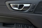 Volvo XC60 T6 Plug-In Hybrid AWD Plus Dark