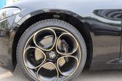 Alfa Romeo Giulia 2.0 Turbo Intensa Q4