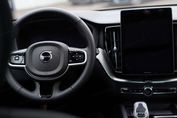 Volvo XC60 B5 AWD Plus Dark