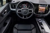 Volvo XC60 B5 B AWD Plus Dark