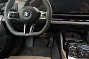 BMW Seria 5 Touring 520d xDrive M Sport