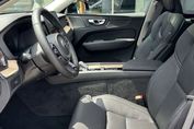 Volvo XC60 B5 AWD Ultra Dark