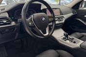 BMW Seria 3 320d Xdrive Advantage