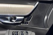 Volvo V90 T8 AWD Plug-In Hybrid Plus Dark