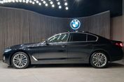 BMW Seria 5 530d xDrive Luxury Line