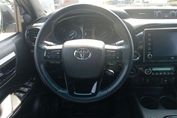 Toyota HiLux Invincible 4x4 AT