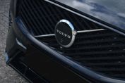 Volvo XC60 B5 AWD Ultra Dark
