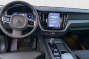 Volvo XC60 B5 B AWD Plus Dark aut