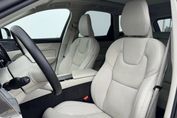 Volvo XC60 T8 Plug-In Hybrid AWD Ultra Dark