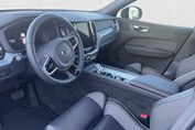 Volvo XC60 B5 B AWD Plus Dark aut