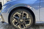 Volkswagen Golf 1.5 eTSI EVO R-Line DSG