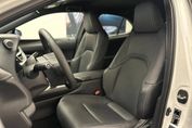 Lexus UX 300h F Sport Design Hybrid Dynamic Force