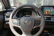 Lexus UX 300h F Sport Design