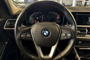 BMW Seria 3 318i Advantage aut