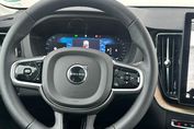 Volvo XC60 B5 B AWD Plus Dark