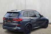 BMW X5 M50i