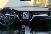 Volvo XC60 B4 D AWD Plus Dark\