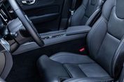Volvo XC60 B5 AWD Ultra Black Edition