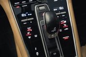Porsche Panamera 4 E-Hybrid Platinum Edition