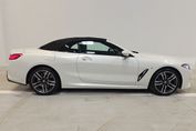 BMW Seria 8 840i