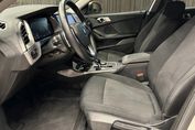 BMW Seria 2 220i Advantage aut