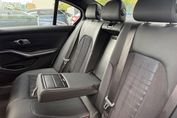BMW Seria 3 330e xDrive M Sport