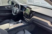 Volvo XC60 B5 B AWD Plus Dark