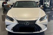 Lexus ES 300h Omotenashi