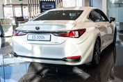 Lexus ES 300h Prestige