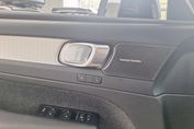 Volvo XC40 B3 Plus Dark