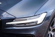 Volvo V60 B4 Plus Dark