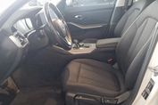 BMW Seria 3 318i Advantage
