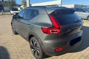 Volvo XC40 B4 Plus Dark