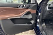 BMW X5 M50i