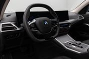 BMW Seria 3 330i xDrive