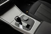 BMW Seria 3 318i aut