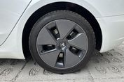 Tesla Model 3 RWD