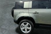 Land Rover Defender 110 D250 X-Dynamic SE
