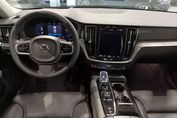 Volvo V60 T6 AWD Plug-In Hybrid Ultra Dark