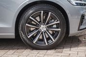 Volvo V60 T6 AWD Plug-In Hybrid Ultra Dark